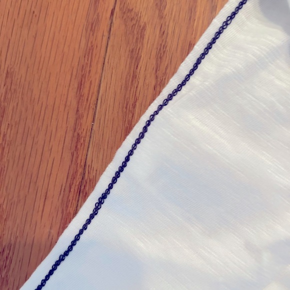 Tommy Bahama White Long Sleeve Feelin’ Festive Graphic Tee - Picture 6 of 7